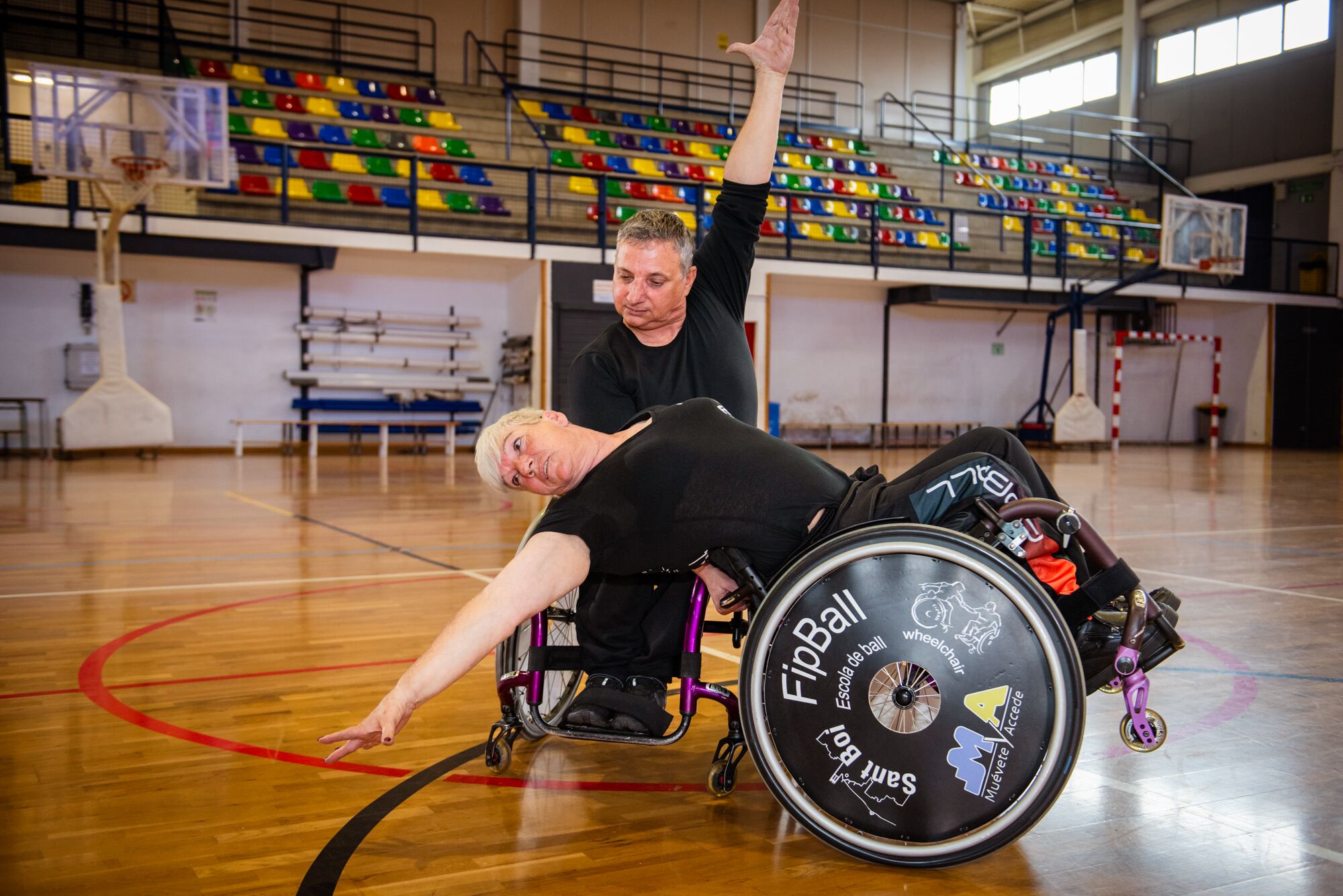 Ball esportiu contra la mobilitat reduïda