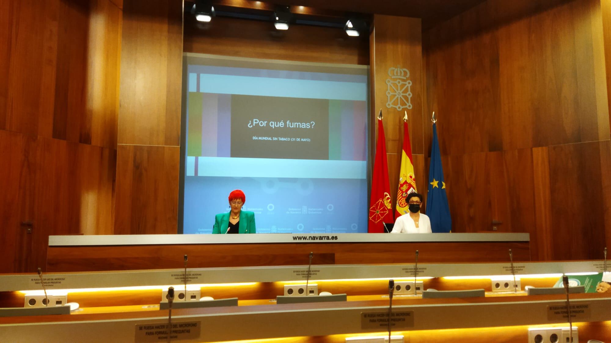 La consejera de Salud, Santos Induráin, y la directora gerente del ISPLN, Marian Nuin, en la presentación de la campaña