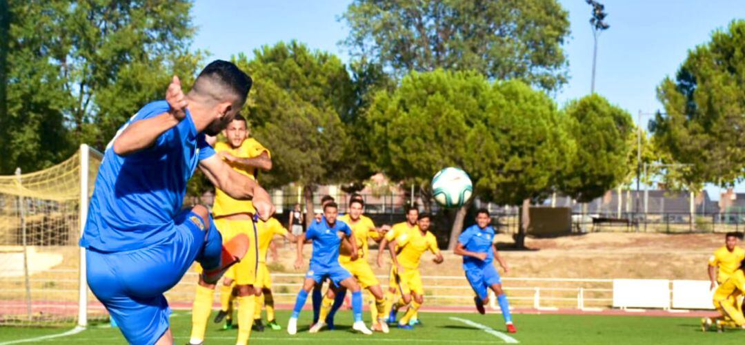 El &#039;Fuenla&#039; se estrena en Elche en el fútbol profesional.