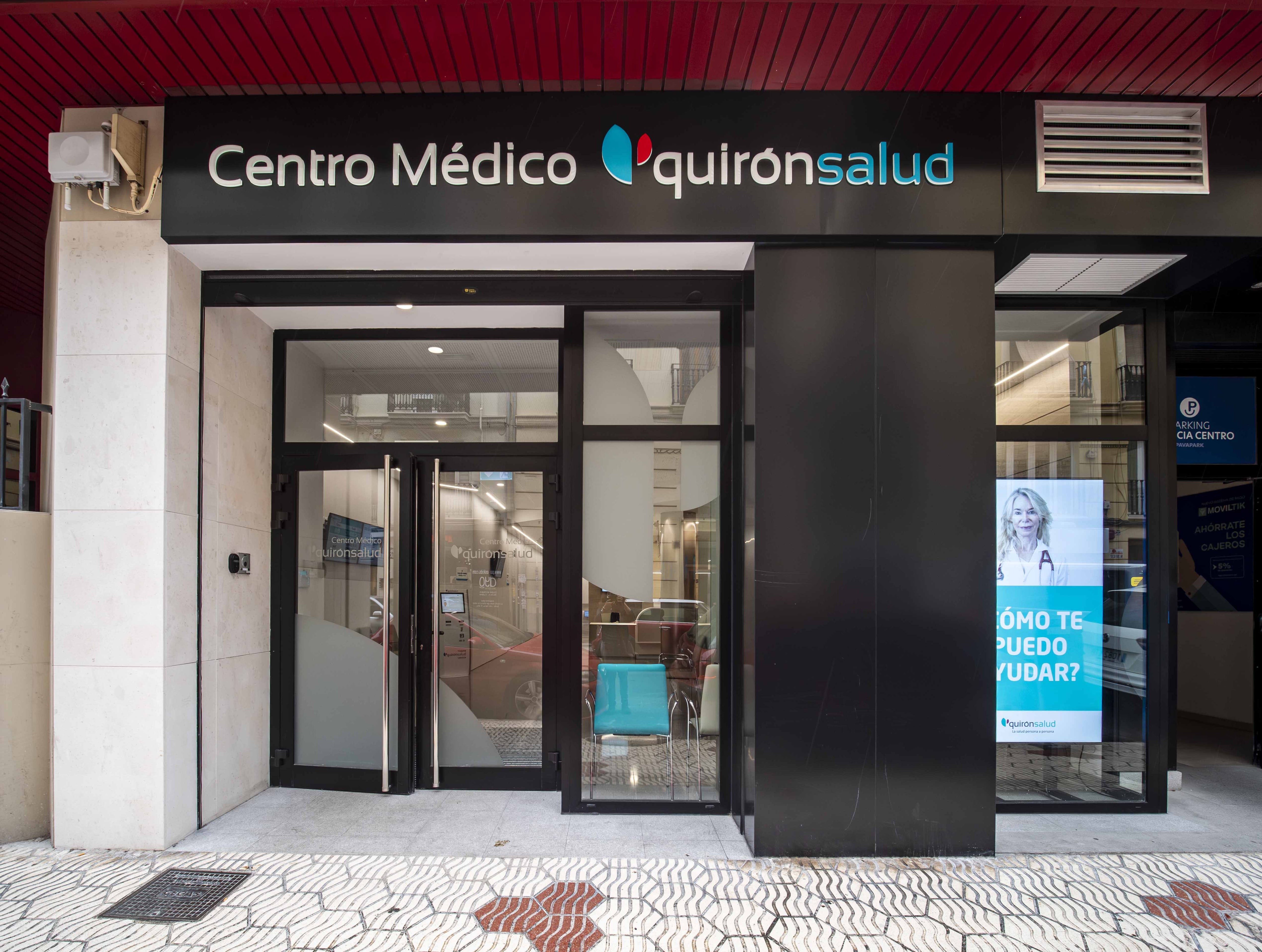 Entrada a Quirónsalud Mercado de Colón por Jorge Juan, 23