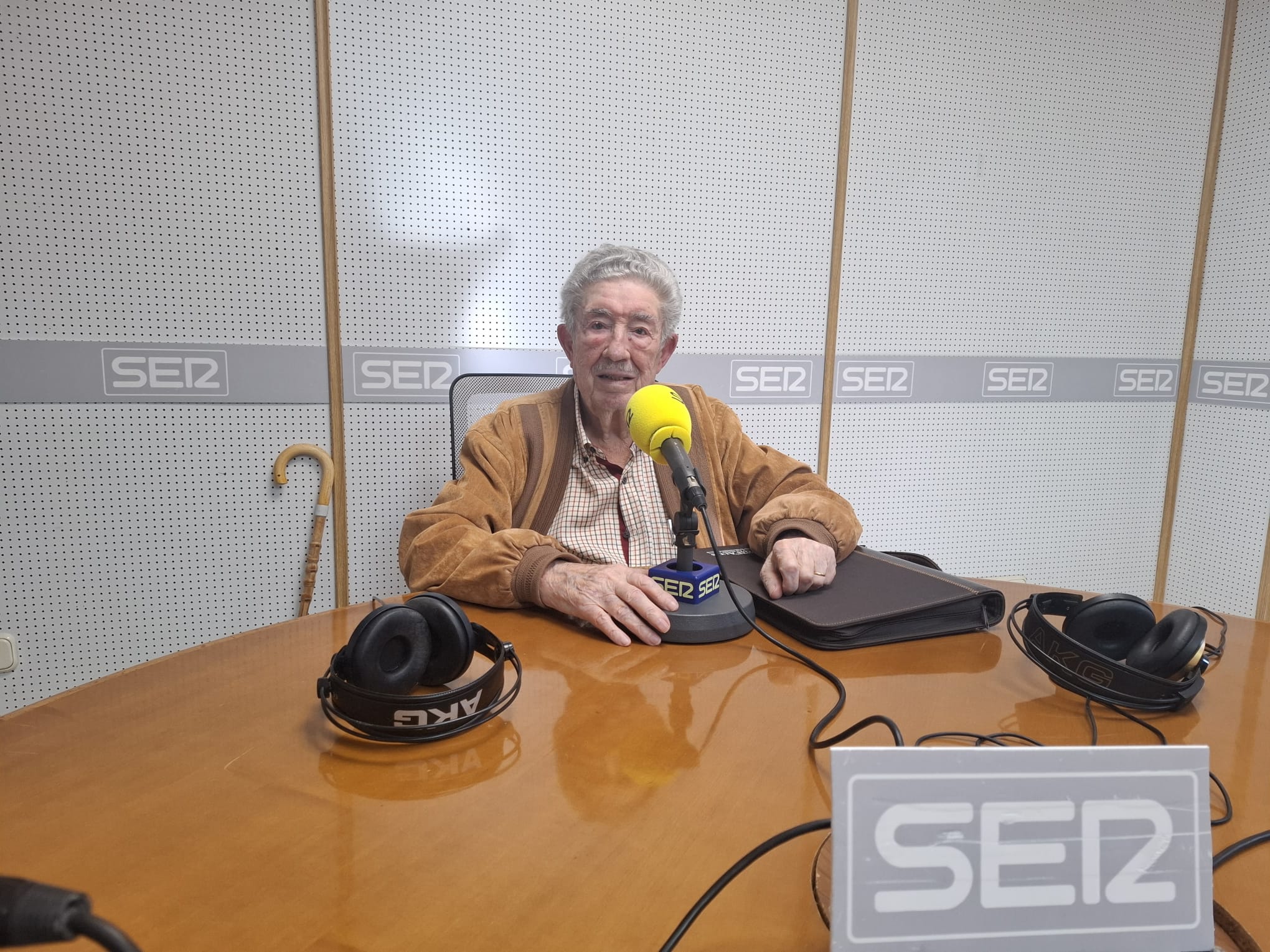 Basilio Fernández Crespo presenta “En mi soledad”, un homenaje poético al amor de toda una vida