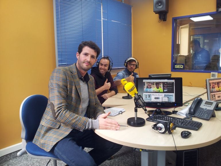 Félix y Migue, Antílopez en el estudio de Radio Granada con Enrique Árbol