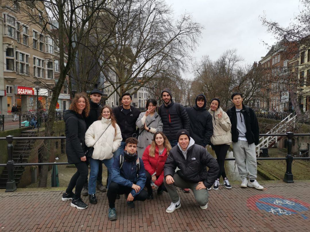 Un grupo de españoles en Holanda