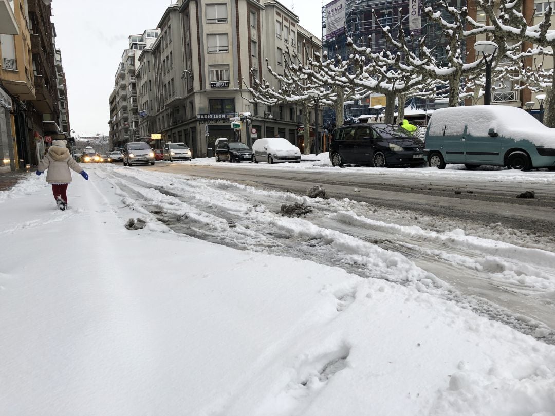 Las calles de León durante una de las grandes nevadas sobre la ciudad