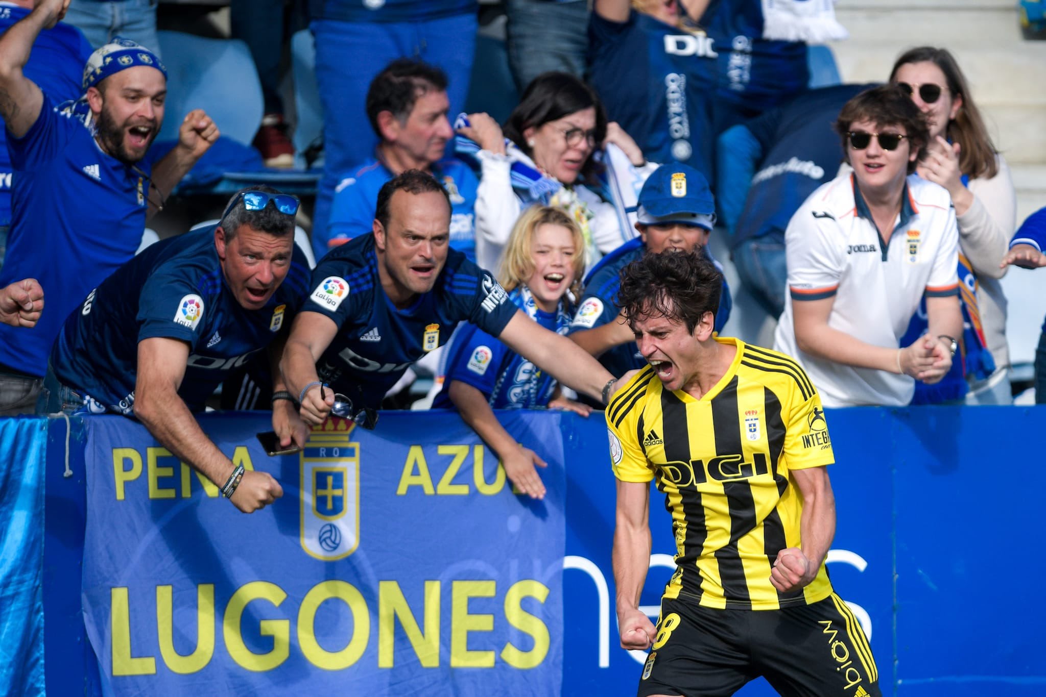 Marco Sangalli celebra su gol con el Real Oviedo en Copa del Rey