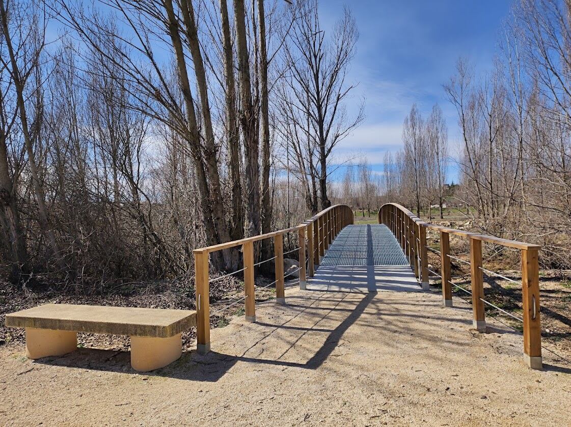 Pasarela en las márgenes