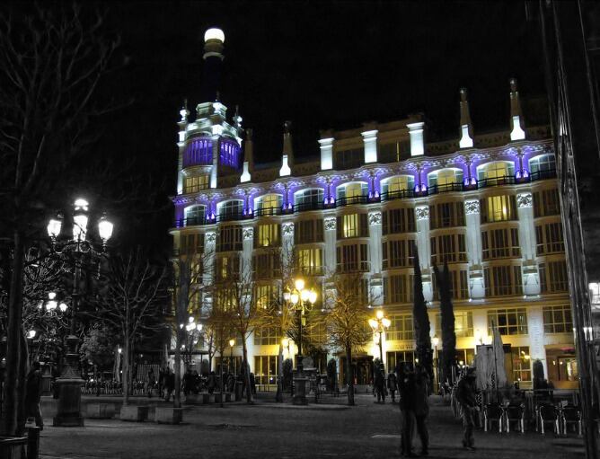 La Plaza de Santa Ana es el corazón de el barrio de Las Letras.