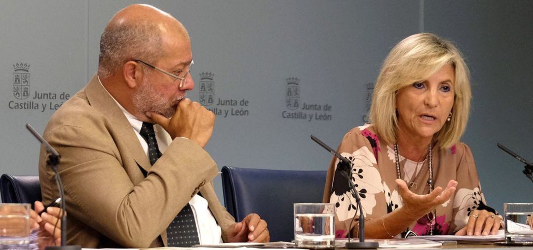 Francisco Igea y Verónica Casado, durante una rueda de prensa.