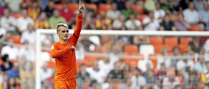 El delantero francés celebra su gol en Mestalla