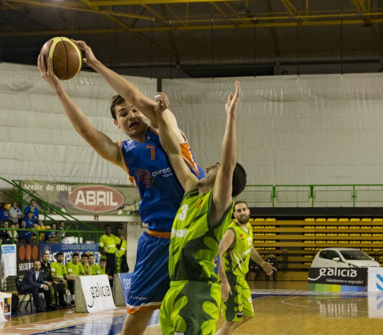 El conjunto Ourensano se impuso en un sufrido encuentro