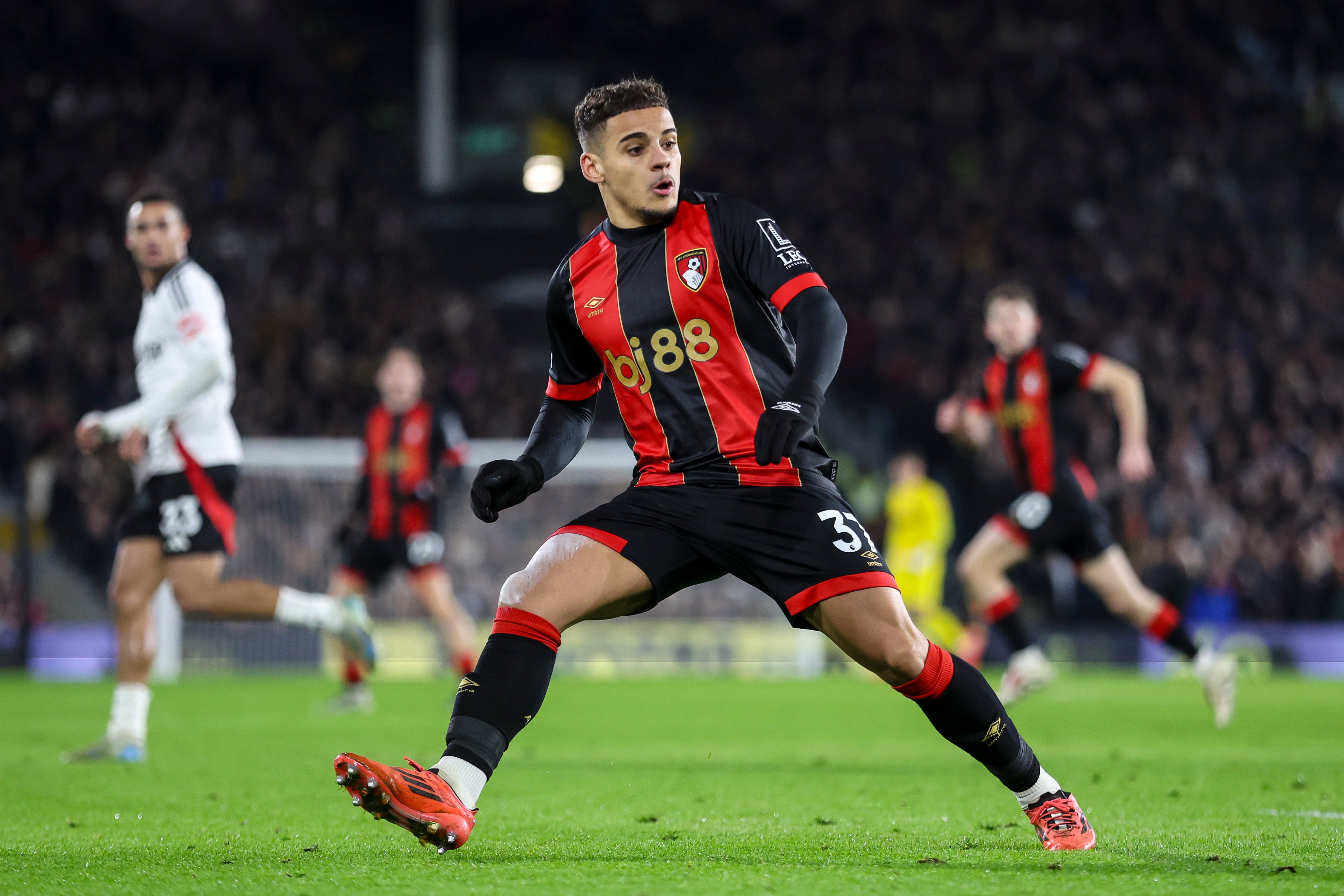 LONDON, ENGLAND - DECEMBER 29: Max Aarons of Bournemouth during the Premier League match between Fulham FC and AFC Bournemouth at Craven Cottage on December 29, 2024 in London, England. (Photo by Robin Jones - AFC Bournemouth/AFC Bournemouth via Getty Images)