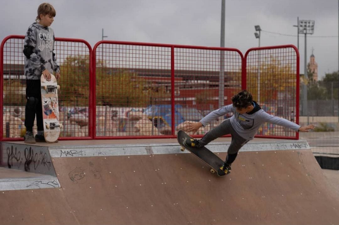 Usuarios de la Escuela Skate de Gandia