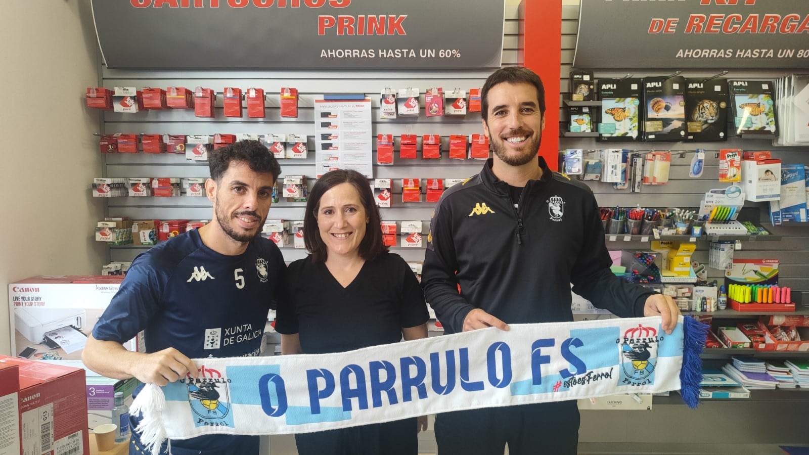 Iván Rumbo y Gerard Casas, este jueves en rueda de prensa en Prink Ferrol, patrocinador del club (foto: O Parrulo Ferrol FS)