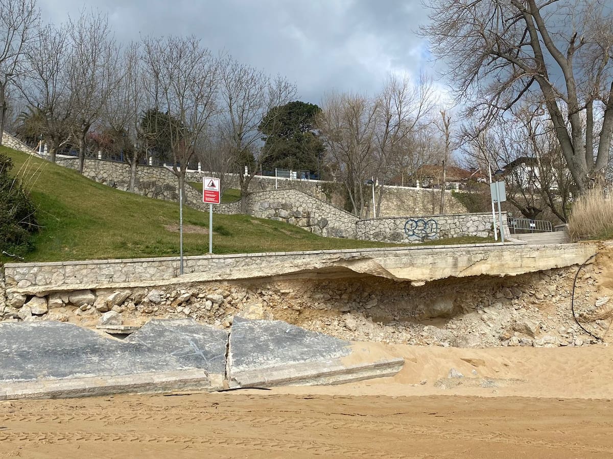 Las obras para reparar el acceso a la playa de Los Peligros estarán en marcha en Semana Santa