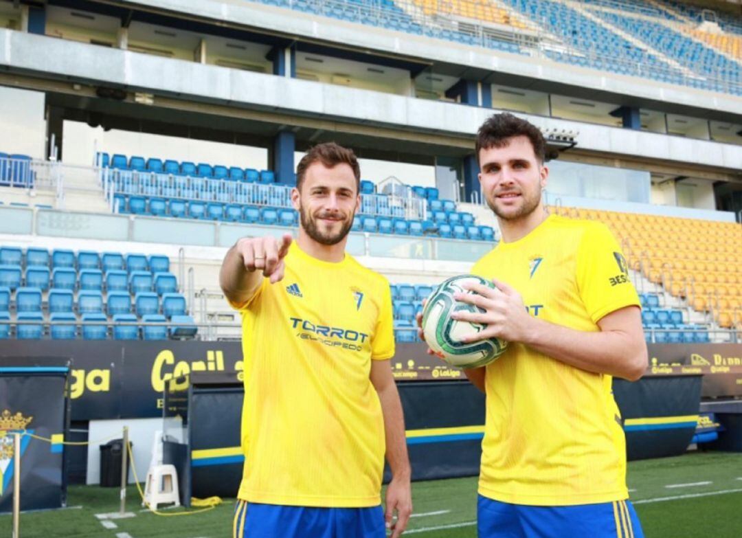 Malbasic y Álvaro Giménez durante su presentación en Carranza