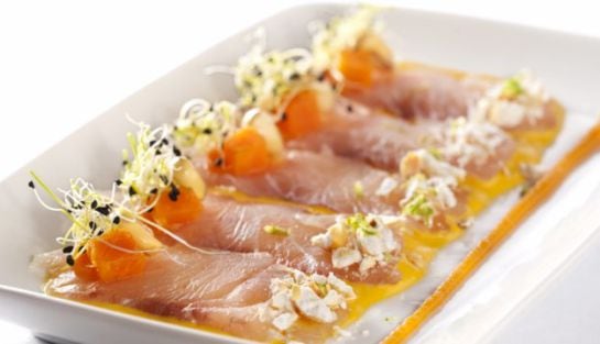 Tiradito a la crema de ají amarillo.