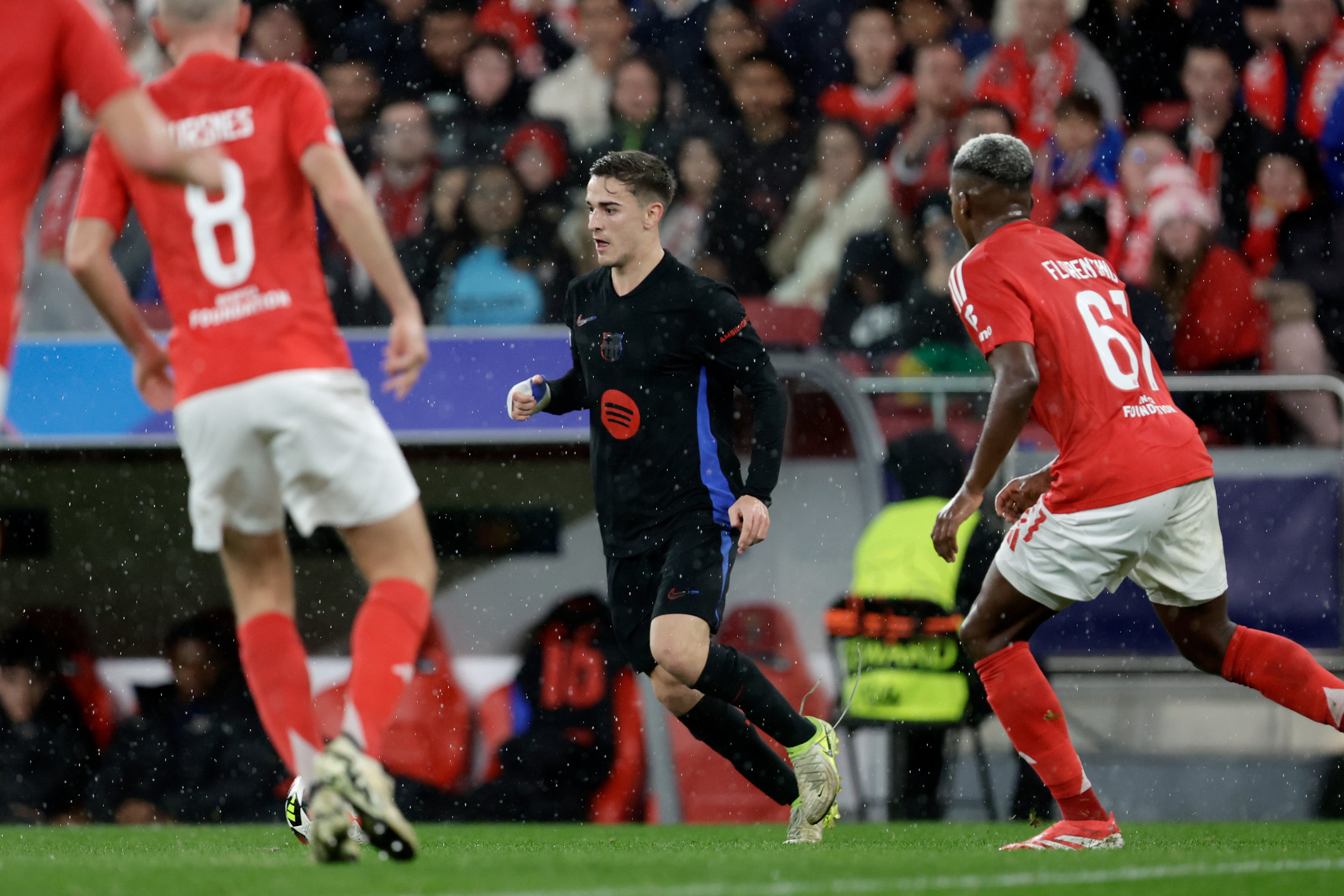 La pedrera del FC Barcelona vs. la del Benfica: "el Barça alimenta el primer equip i el Benfica equilibra els comptes"