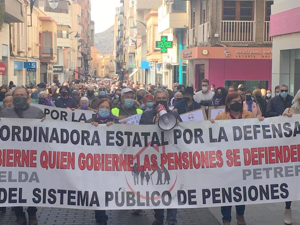 Ciudadanos de toda la provincia se manifiestan en Elda y Petrer por unas pensiones dignas