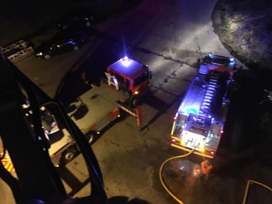 El incendio quedó extinguido a las cinco de la madrugada