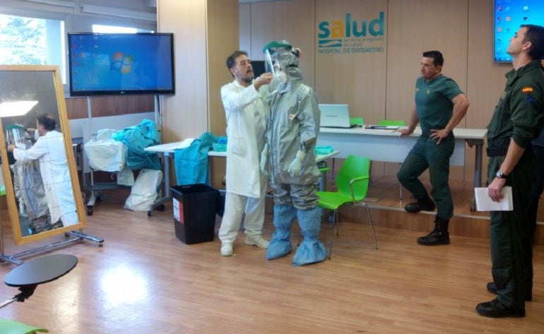 Curso de formación de la Guardia Civil el el Hospital de Barbastro en noviembre de 2014