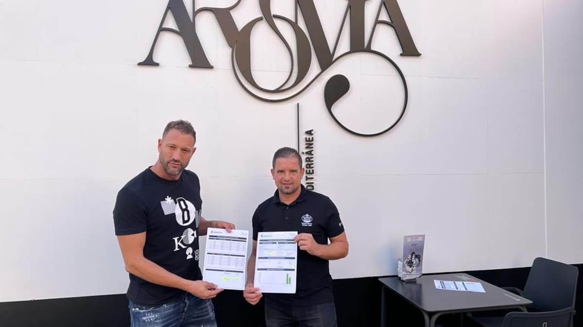 "La factura de la luz me ha subido de 1.000 a casi 7.000 euros por culpa del tope del gas" Daniel Santana, dueño del bar Aroma de Málaga