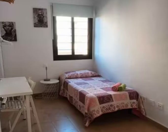 Habitación ofrecida en alquiler en Lanzarote.