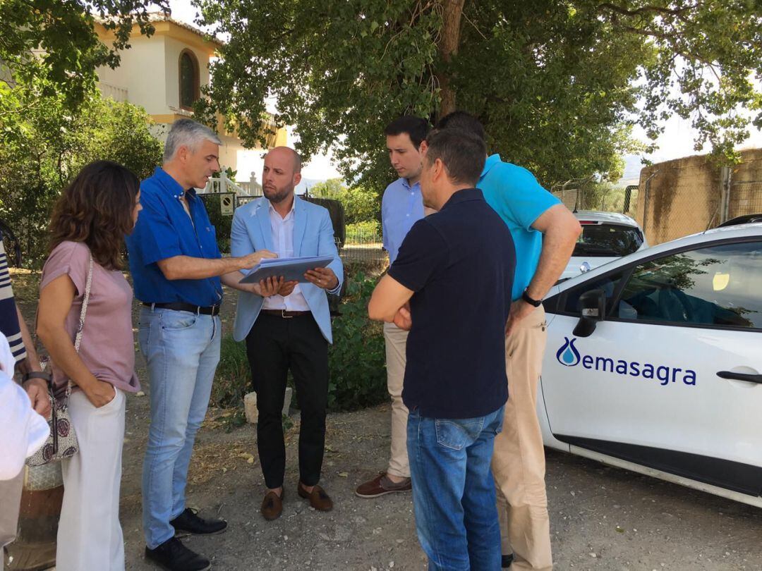 Reunión de supervisión de las obras para mejorar el bombero de agua en Ogíjares (Granada)