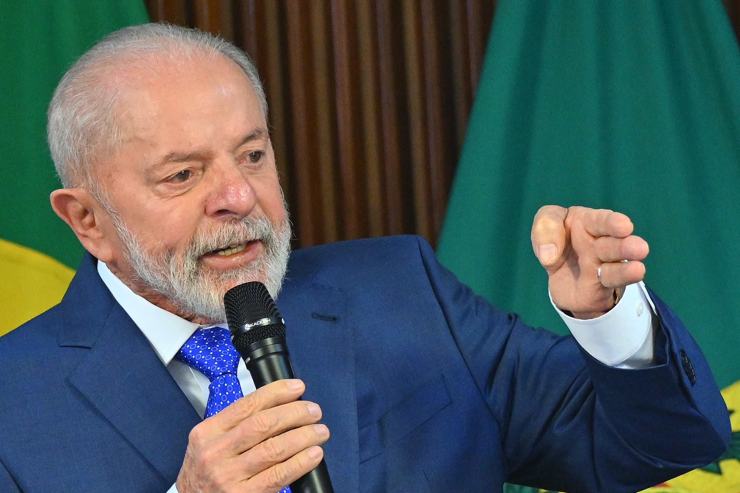 Fotografía del archivo del 8 de agosto de 2024 del presidente de Brasil, Luiz Inácio Lula da Silva, hablando en una reunión ministerial en el Palácio del Planalto, en Brasilia (Brasil).