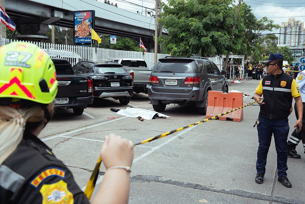 Al menos seis muertos en un tiroteo en un mercado de Bangkok.