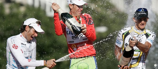 Ezequiel Mosquera (segundo), Vincenzo Nibali (primero) y Peters Velits (tercero) han sido los protagonistas del podio de la Vuelta 2010