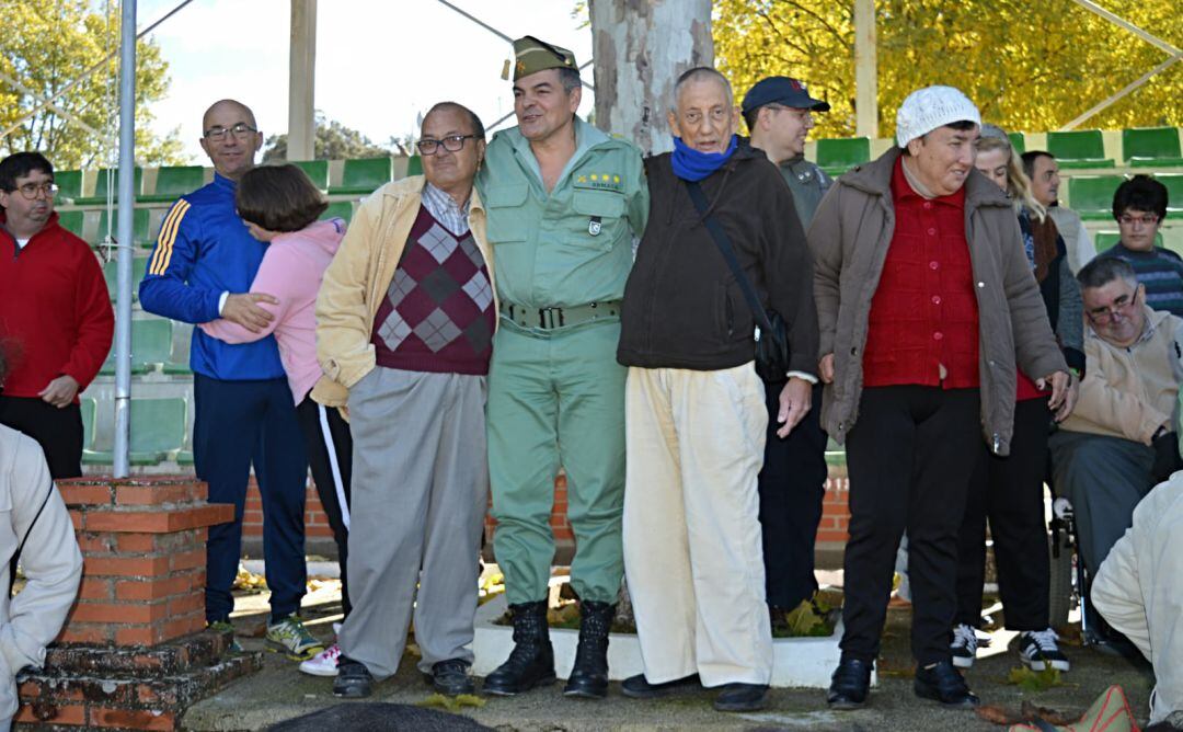 Momento de la visita con el Coronel Jefe Ramón Armada