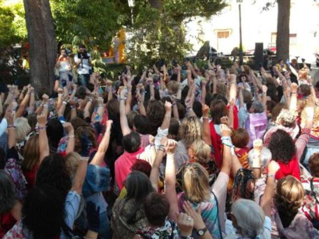 Las mujeres participaron en la actividad "ocupemos la calle"