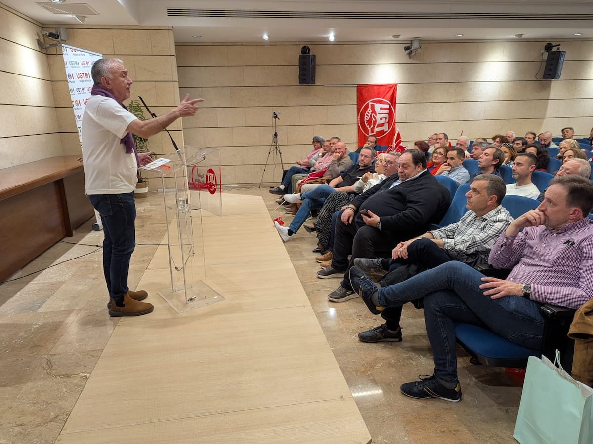 El secretario general de UGT pide "más pedagogía fiscal" para desmontar mitos sobre impuestos y servicios públicos