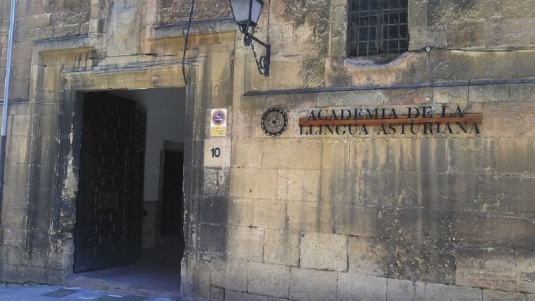 Sede de la Acedemia de la LLingua Asturiana, en Oviedo