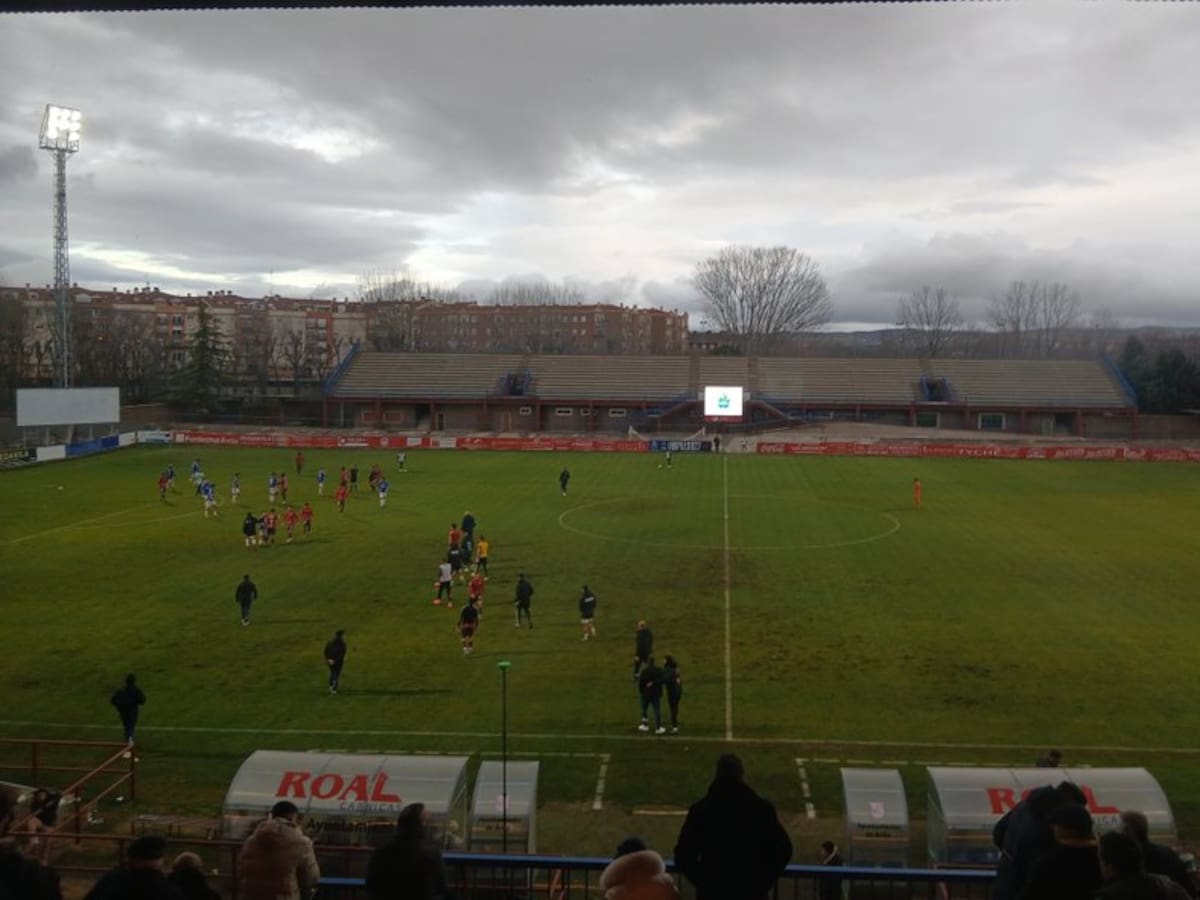 El Real Ávila se enfrenta a una sanción por los insultos racistas de varios aficionados a un jugador del Bergantiños