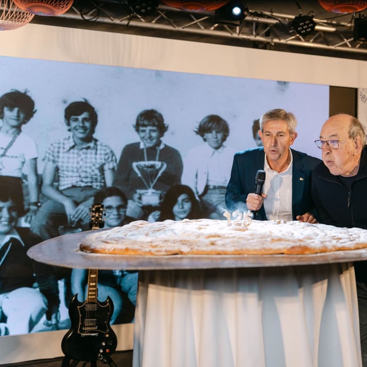 El CM Mahón bufa 125 espelmes