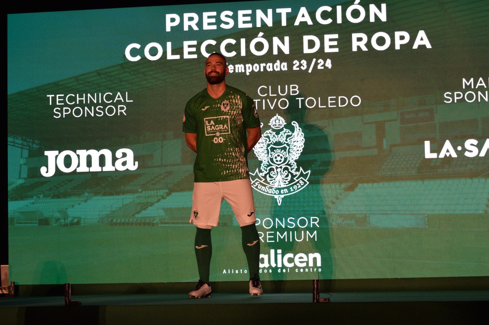 Primera equipación del CD Toledo