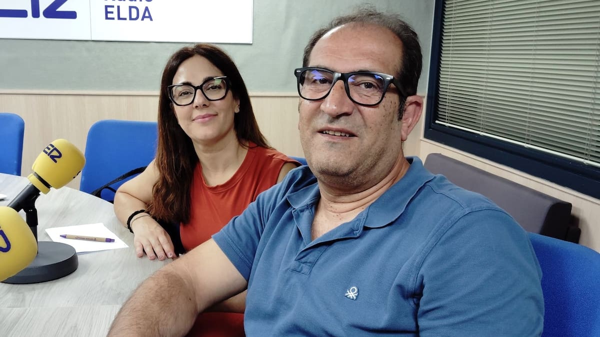 David Guardiola, concejal de Bienestar Social de Elda, y Marián Sánchez, directora de IMSSE, sobre el SAD