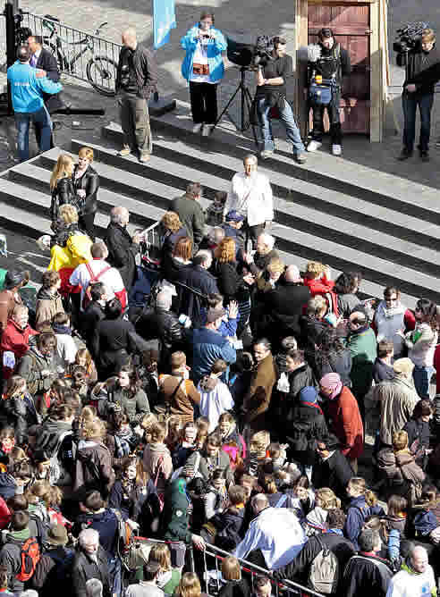 Unicef ha batido hoy en Bruselas el récord mundial de espera para entrar en un aseo