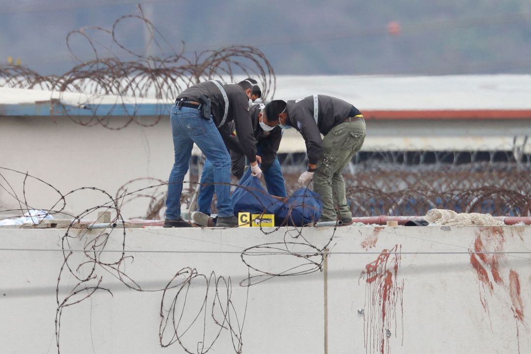 Al menos 68 reos fallecidos y 25 heridos en una nueva masacre en la cárcel de Guayaquil, Ecuador. 