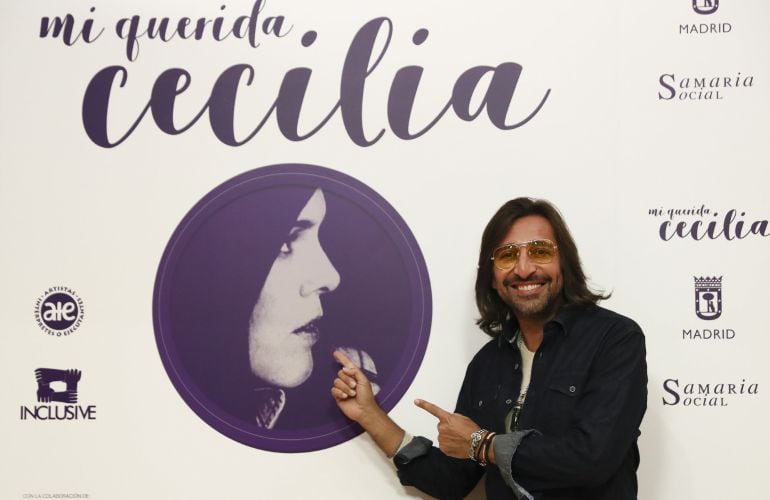 El cantante Antonio Carmona, durante la presenación, en la sede de la SGAE, en Madrid, del concierto &quot;Mi querida Cecilia&quot;.