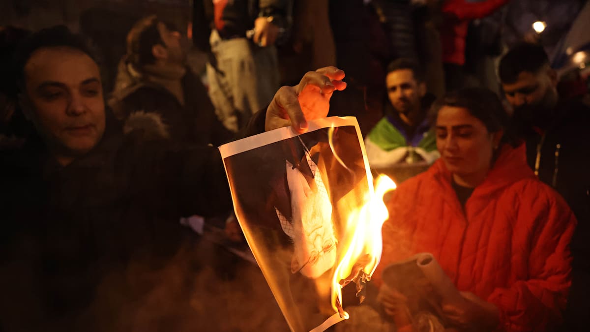 "Llevo 3 días sin saber nada de ellos": Pierre, iraní afincado en Canarias, en vilo por el estado de sus familiares