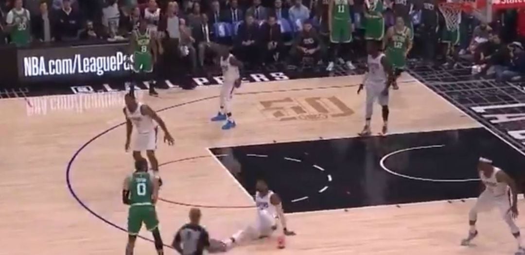 Imagen del triple de Jayson Tatum que forzó la prórroga