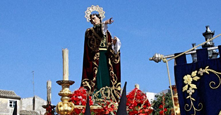 Imagen de San Juan procesionando por  las calles de Jaén.