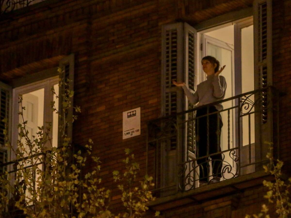 Maruja Torres: 'Son días de sofoco político y trastorno económico, y de eso también conviene resguardarse'