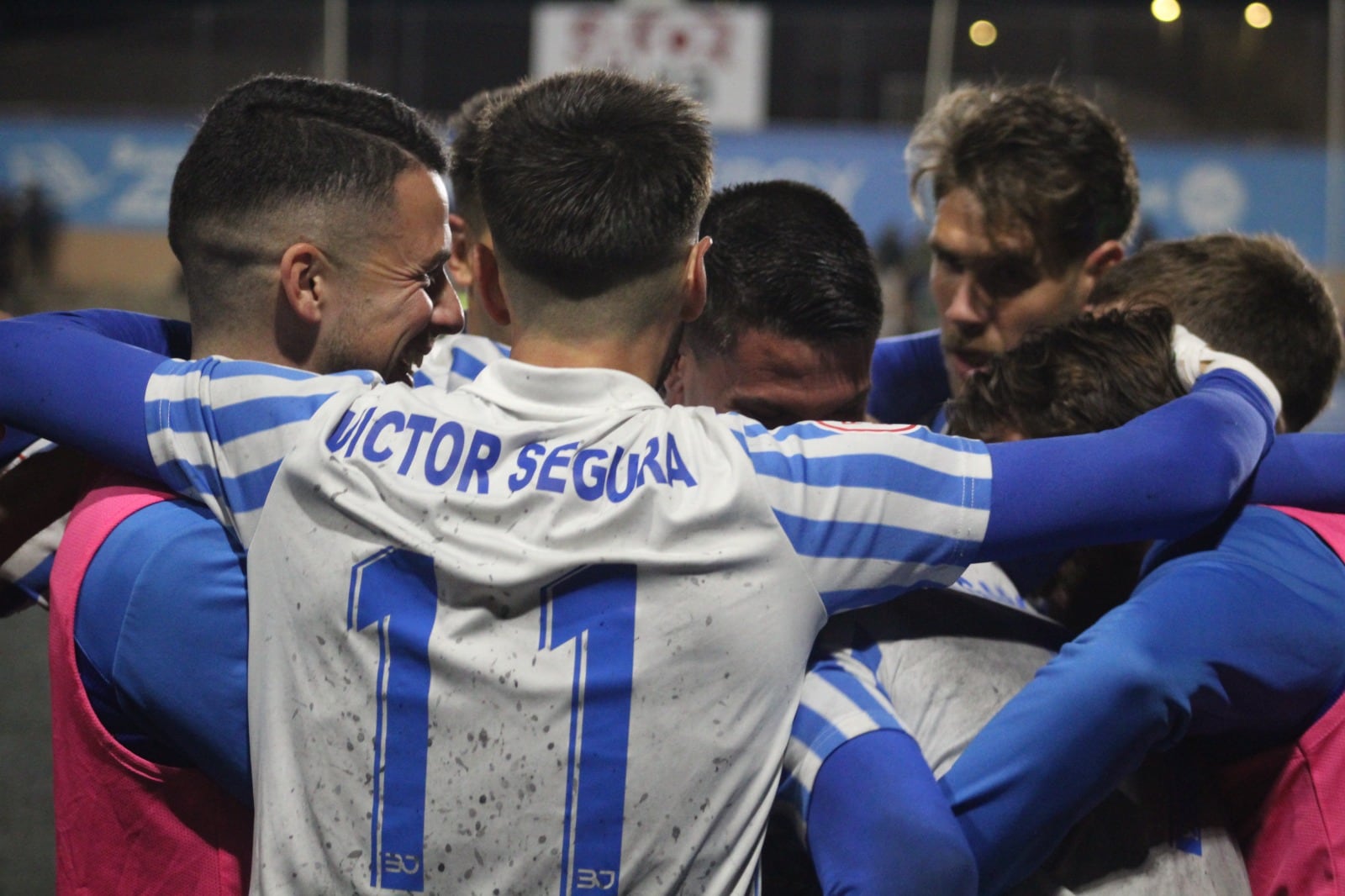 Los jugadores celebran la victoria