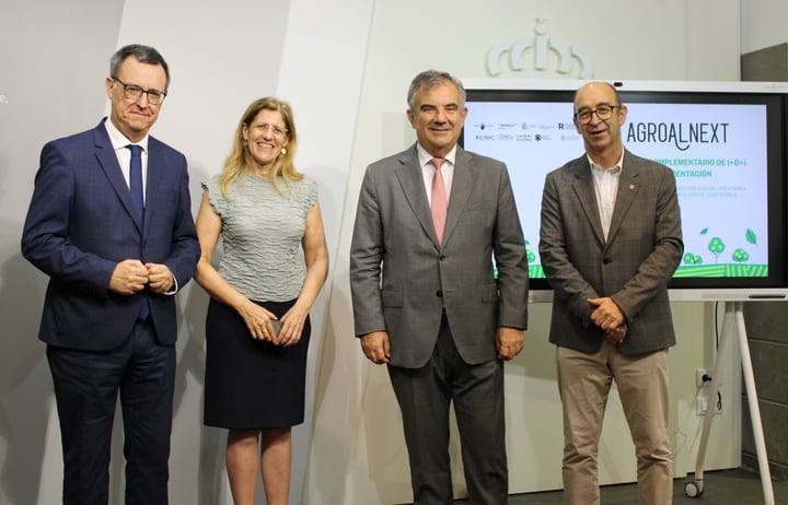 El consejero de Medio Ambiente, Universidades, Investigación y Mar Menor, Juan María Vázquez, tras la rueda de prensa en la que habló sobre algunos de los avances del Plan Complementario Agroalnext-MU.