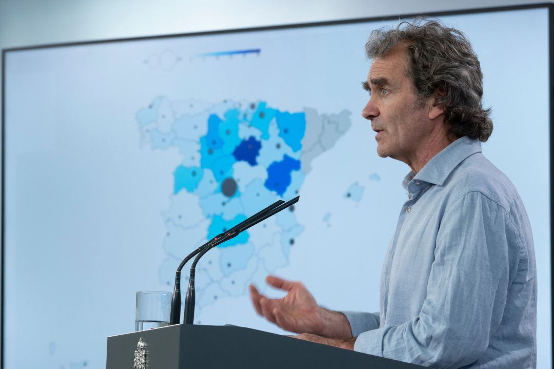 Simón avisa a Cataluña por la "incongruencia" de sus datos porque no puede ser que "no se sepa lo que pasa"