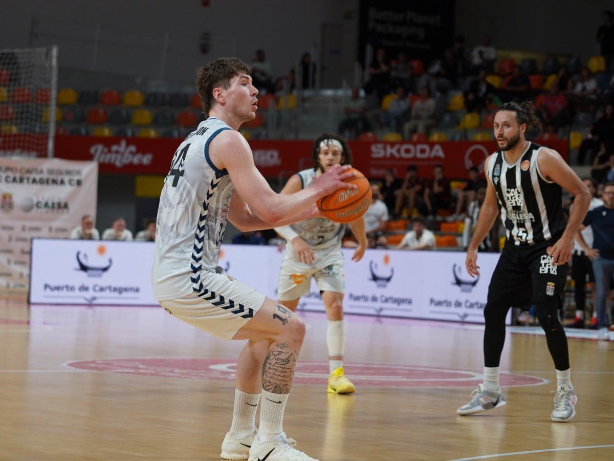 El CB Zamora se reengancha al play-off en Cartagena