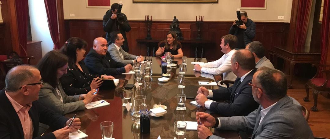 Reunión del Consorcio das Mariñas con Inés Rey